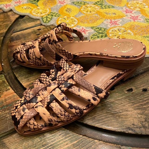Vince Camuto Cresetia Woven Leather Mule Flat In Sandstone Animal Print - Picture 2 of 9